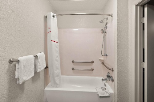 Red Roof Inn Binghamton - Johnson City image 24