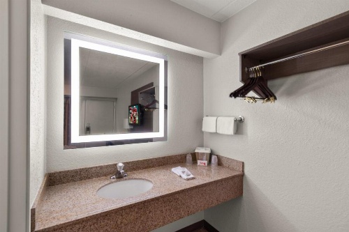 Red Roof Inn Binghamton - Johnson City image 29